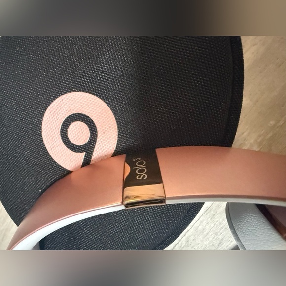 Dr. Beast Solo3 Wireless On-Ear Headphones Rose Gold Moder - Picture 10 of 15